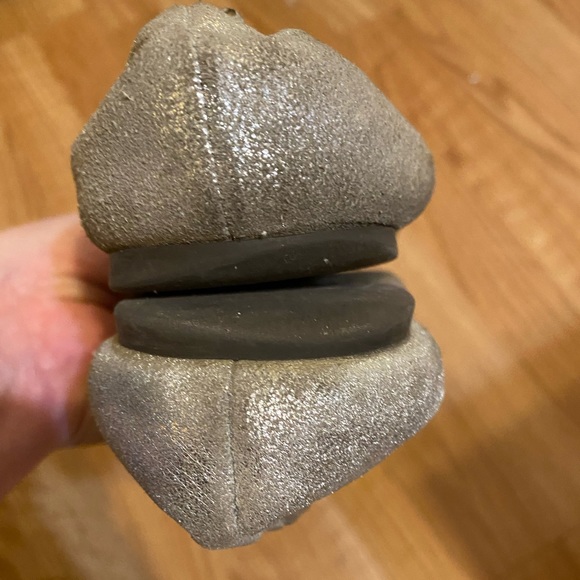 Tory Burch Silver Reva Metallic Pebbled Leather Logo Ballerina Ballet Flats - Picture 6 of 8